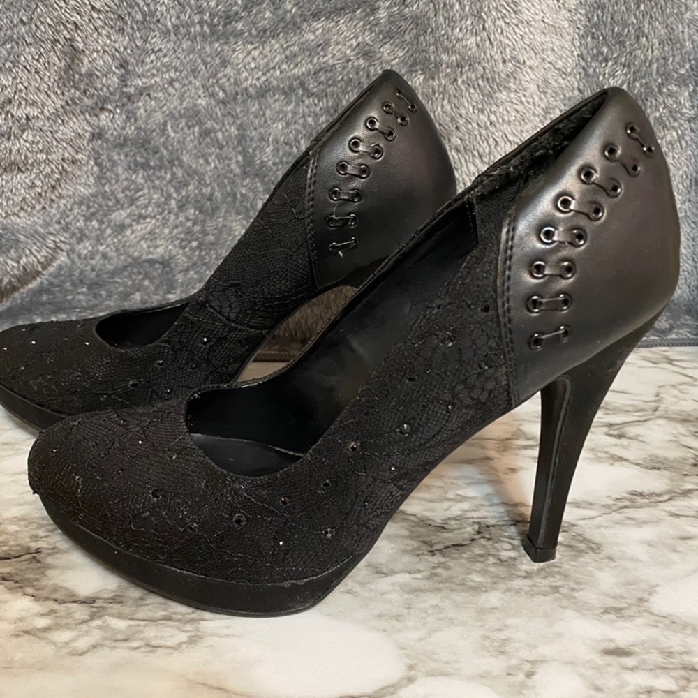 Classic black heels - pumps